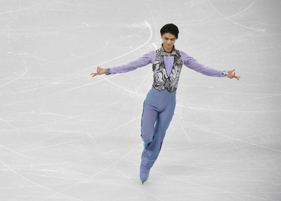 羽生が男子SPで3位発進、宇野は100点超えで2位に 四大陸選手権