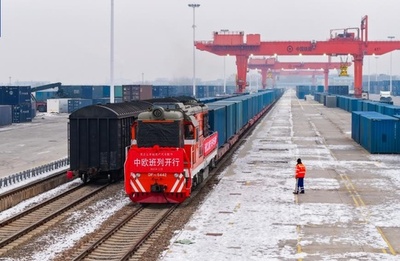 黒竜江省 国産自動車部品を満載した中欧班列を初めて運行　中国