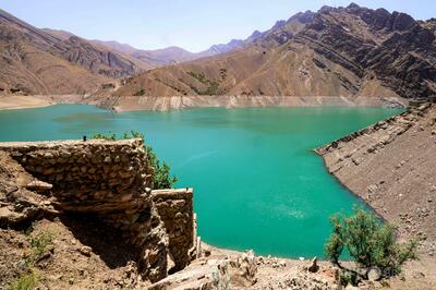 テヘランの主要水源、2週間で枯渇の恐れ 当局が警告