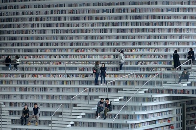 デザインが話題の天津濱海図書館、閲覧者より撮影者多く　肝心の機能は？
