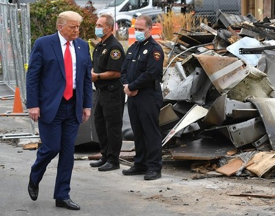 トランプ氏、人種デモは「国内テロ」 渦中の都市訪問