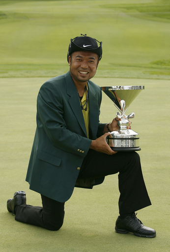 片山晋呉　通算9アンダーで優勝を飾る