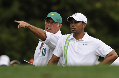 ウッズの元キャディー、告白本で「奴隷」と感じたことも