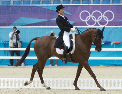 総合馬術個人は独勢が上位につける