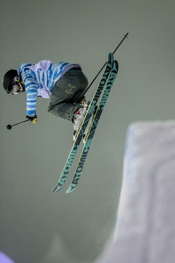 小野塚が女子ハーフパイプで銅メダル、フリースタイル世界選手権