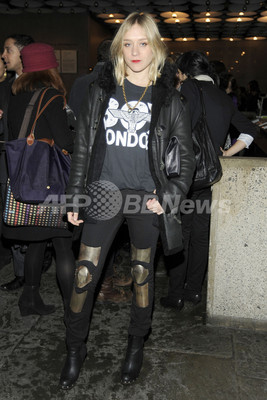 ホイットニー ビエンナーレ 開幕 クロエ セヴィニーも祝福 写真17枚 ファッション ニュースならmode Press Powered By Afpbb News