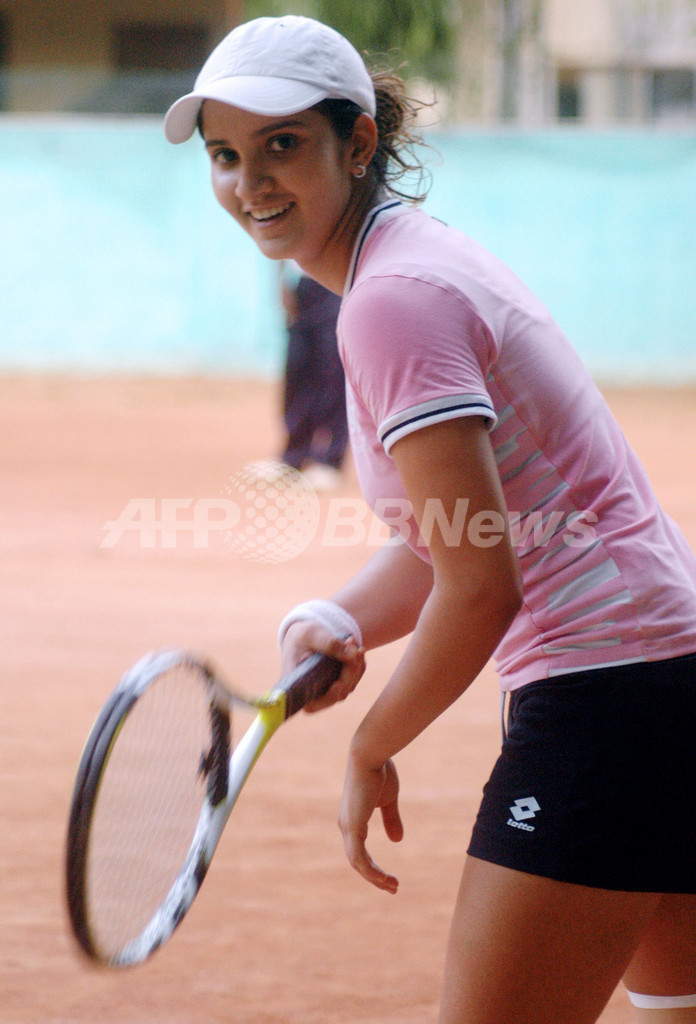 女子テニス ミルザ 実戦復帰に向け調整 インド 写真2枚 国際ニュース Afpbb News