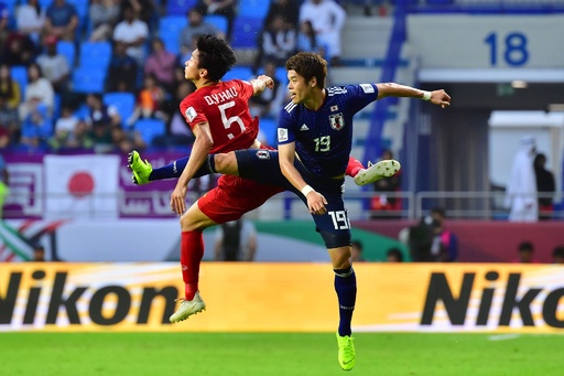 日本が堂安のpk弾守り切りアジア杯4強 Varが試合を左右 写真17枚 国際ニュース Afpbb News