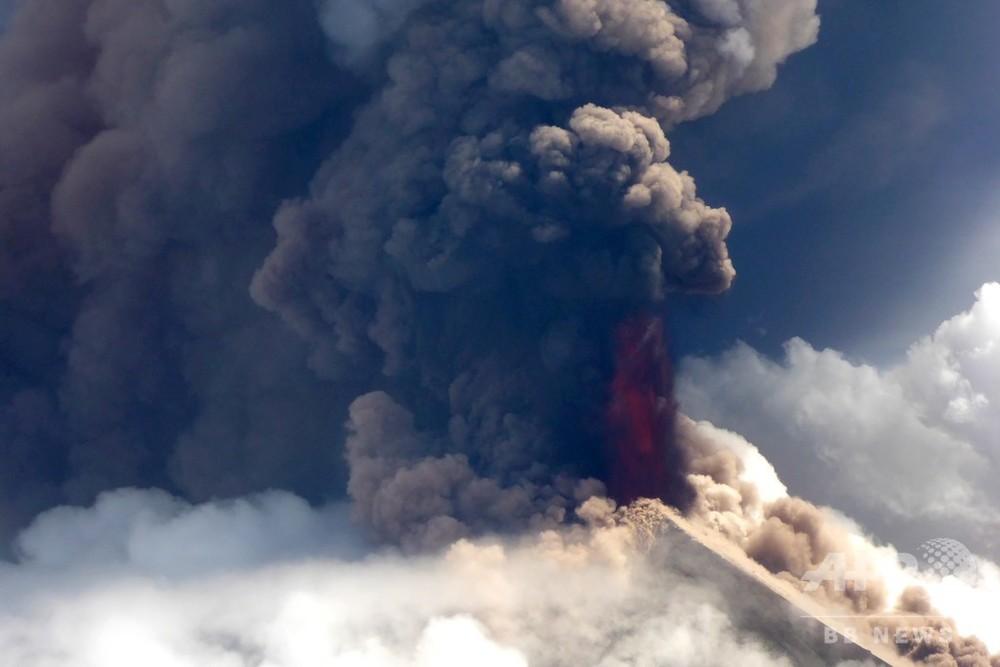 パプアニューギニアのウラウン山が噴火 5000人避難 写真4枚 国際ニュース Afpbb News