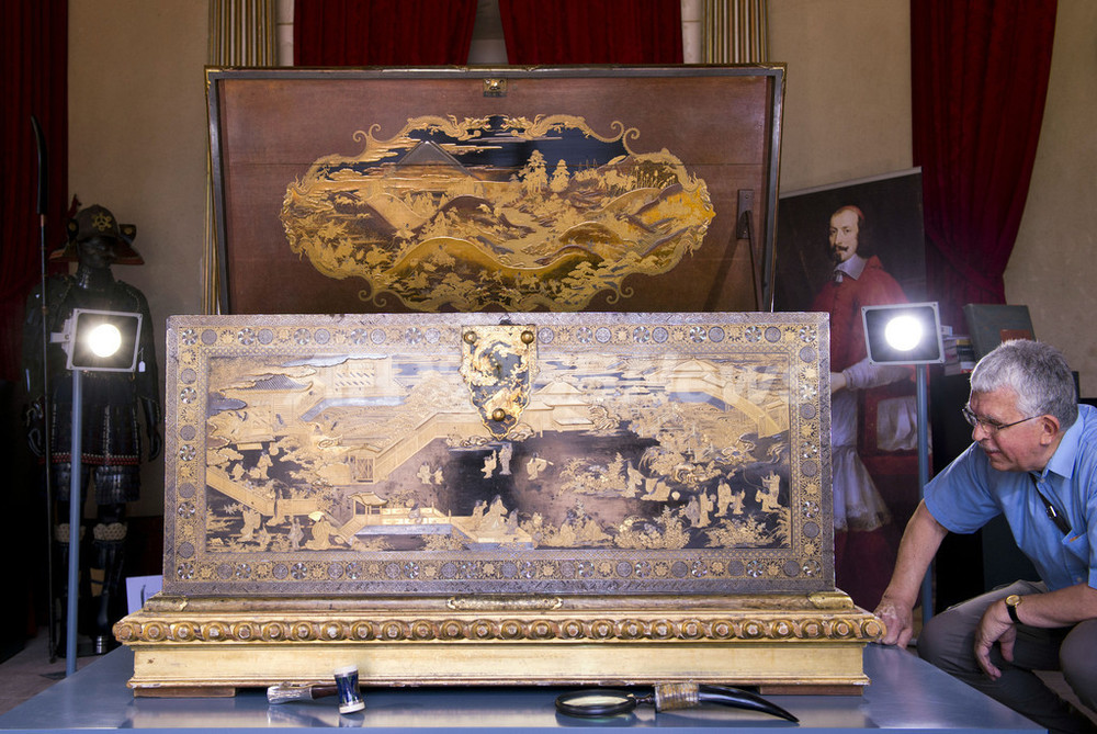 江戸時代の「マザランの櫃」、9.5億円でオランダ美術館が落札 写真6枚