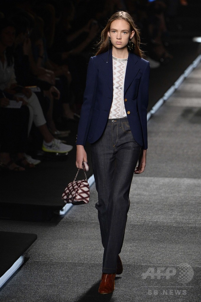 「ルイ・ヴィトン ファウンデーション」で初のショー、「ルイ・ヴィトン」15年春夏