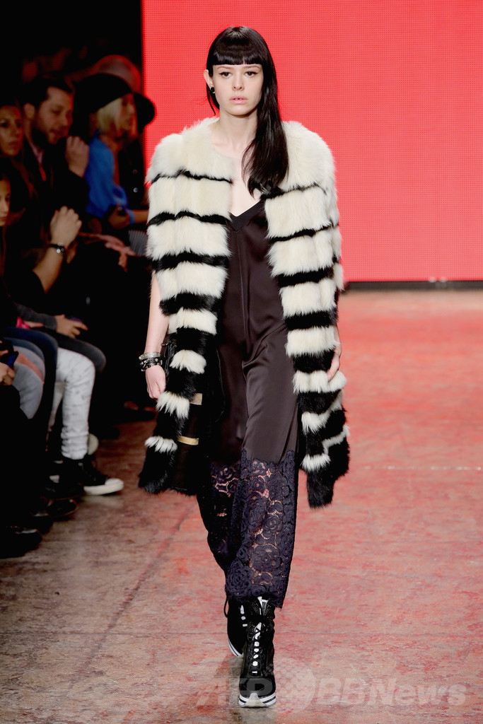 ＜14/15年秋冬NYコレクション＞DKNY
