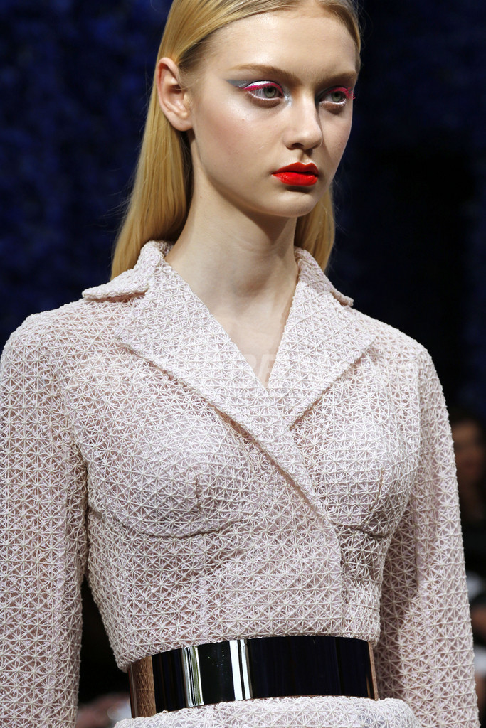 ＜12/13年秋冬パリ・オートクチュール＞ラフ・シモンズによる新生「ディオール」をチェック