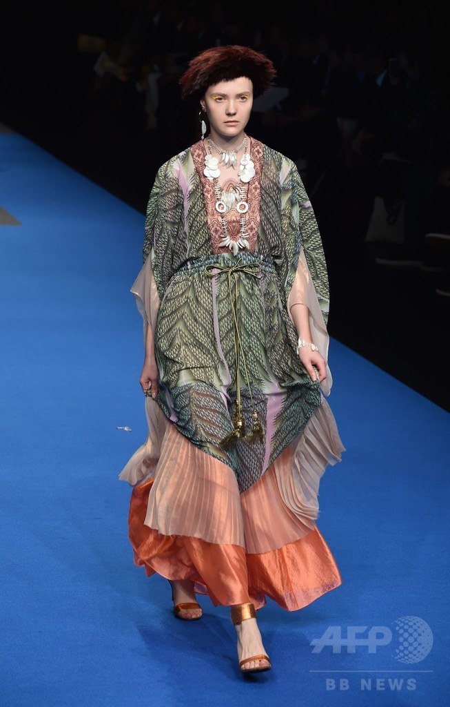 「ユマコシノ」16年春夏コレクション