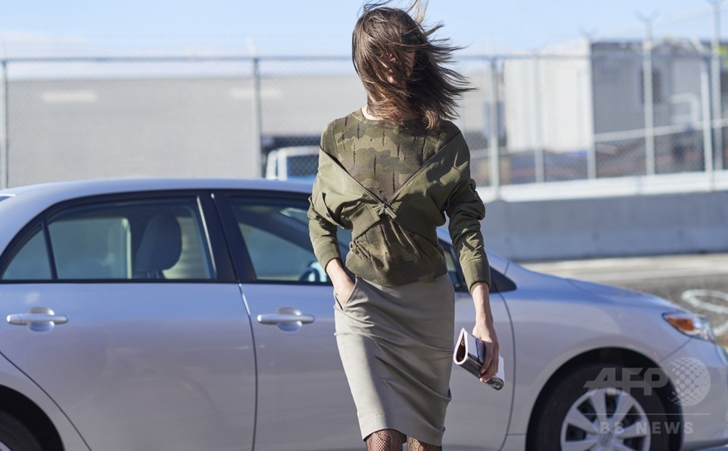 ユニクロ「カリーヌ・ロワトフェルド」春夏コレクション、1月22日発売