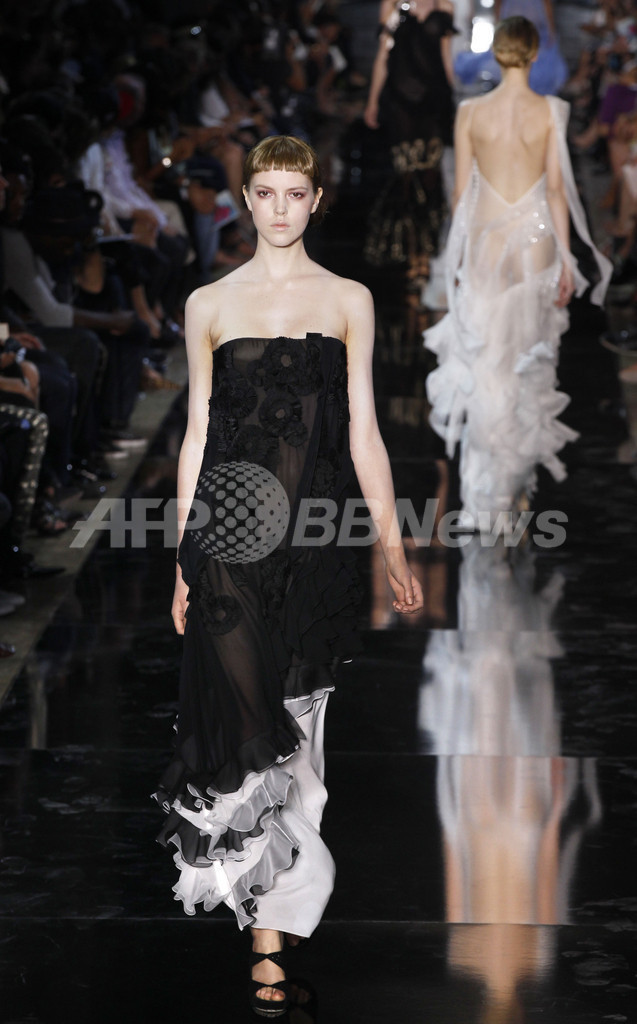 12年春夏パリコレクション＞ジョン・ガリアーノ 写真30枚 ファッション