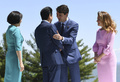 安倍晋三元首相夫妻とカナダのジャスティン・トルドー首相夫妻。カナダのケベック州で開かれた先進7か国（G7）首脳会議（サミット）で（2018年6月8日撮影）。(c)SAUL LOEB / AFP