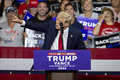 米大統領選の共和党候補、ドナルド・トランプ前大統領。ノースカロライナ州シャーロットの選挙集会で（2024年7月25日撮影）。(c)Logan Cyrus / AFP