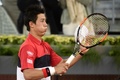 テニス、マドリード・オープン、男子シングルス準々決勝。試合に勝利し、歓声に応える錦織圭（2015年5月8日撮影）。(c)AFP/JAVIER SORIANO
