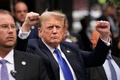 米ニューヨーク地裁で有罪評決を受けた後、トランプタワーに戻ったドナルド・トランプ前大統領（2024年5月30日撮影）。(c)TIMOTHY A. CLARY / AFP
