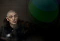 ロシア・ロストフナドヌーの裁判所に出廷したウクライナ兵アントン・チェレドニク被告（2023年11月8日撮影）。(c)AFP