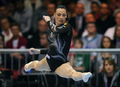 ベルギーのブリュッセル（Brussels）で開催された第29回女子体操欧州選手権大会（29th Women&apos;s Artistics Gymnastics European Championships）で撮影された選手たちの華麗な演技を写真でまとめた。

床運動で演技を披露するルーマニアのカタリナ・ポノル（Catalina Ponor、2012年5月13日撮影）。(c)AFP/JOHN THYS