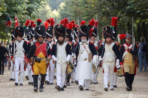 ナポレオン没後200年 仏トリアノン宮で再現イベント 写真25枚 国際