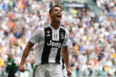 ロナウドが移籍後初得点含む2ゴール、ユベントスは開幕4連勝 写真15枚