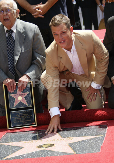 マット・デイモン、ハリウッドの殿堂入り 写真12枚 国際ニュース