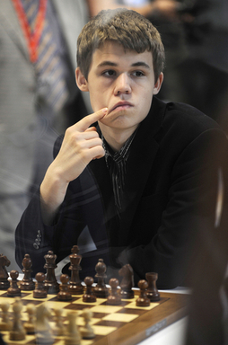 国際ニュース：AFPBB Newsノルウェーの17歳、チェスの史上最年少世界チャンピオンの期待高まる
