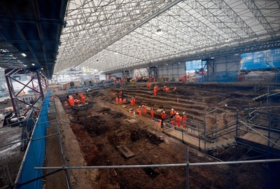 4万柱の遺骨、英史上最大級の発掘進む ロンドンの高速鉄道建設予定地
