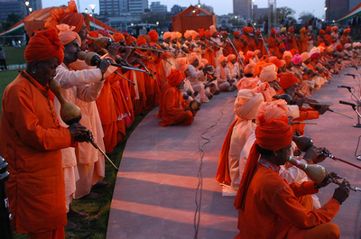 時代の変化で苦境に追い込まれるヘビ使いたち - インド