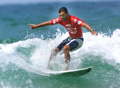 サーフィン界のレジェンドが集中治療室に入院、自殺未遂か