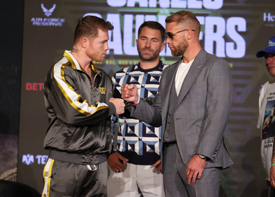 カネロとソーンダースが会見、統一戦の観客は7万人