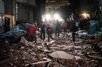 カイロのアパートで爆弾爆発、6人死亡 警察の捜索中に