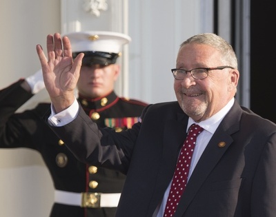 ザンビア暫定大統領にスコット氏、アフリカで20年ぶり白人元首