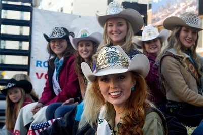 カウボーイ＆ガールにロデオ大会、米デンバーで畜産業の祭典