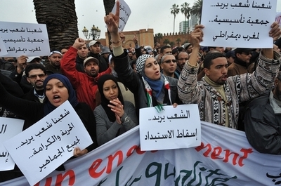 モロッコでも政治改革求める数千人デモ、フェイスブックで呼びかけ