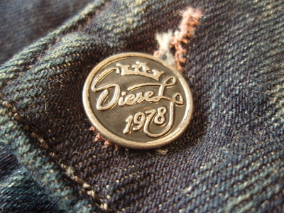 ディーゼル、10月10日に店頭でデニムをプレゼント