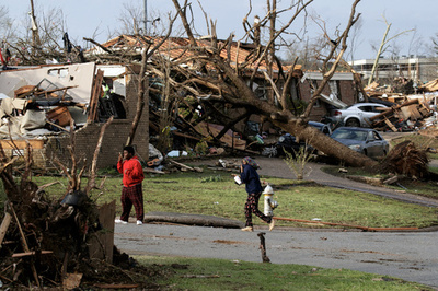 米中・南部で強烈な嵐、18人死亡