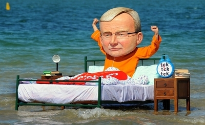 気温34度！108年ぶりの暑い夜、停電が追い打ち メルボルン