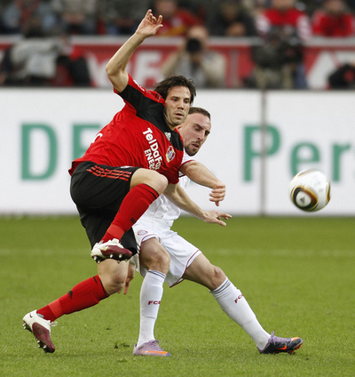 バイエルン首位堅守、レバークーゼンと引き分ける