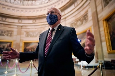 米トランプ氏の弾劾裁判、裁判長役の上院議員が入院