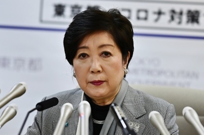 東京都知事、今週末の外出自粛を要請 1日に41人感染確認