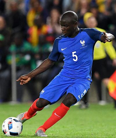 チェルシー、レスターのカンテ獲得を正式発表