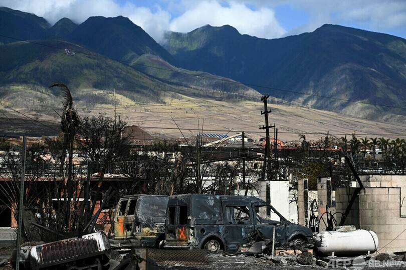 ハワイ山火事、死者67人に 対応を捜査へ