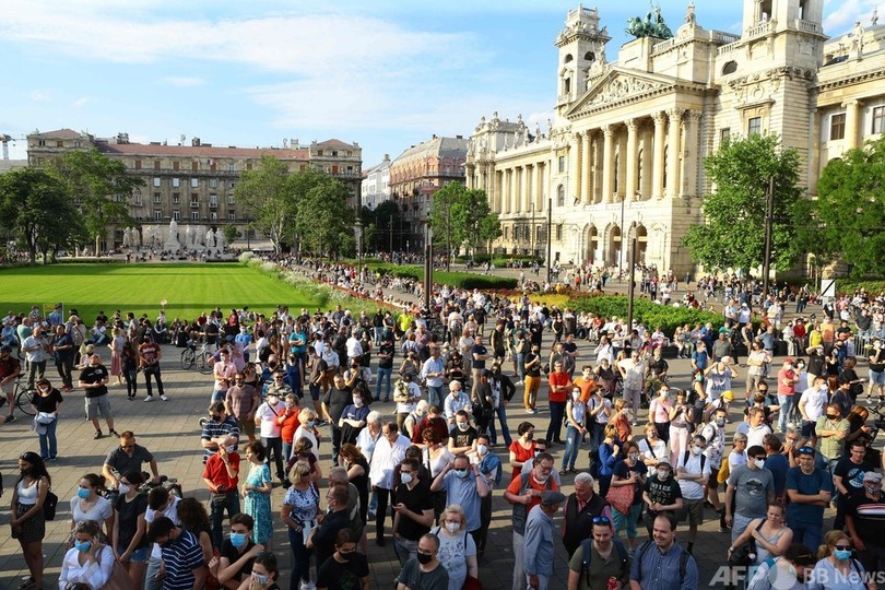 中国大学建設に「ノー！」 1万人が抗議 ハンガリー
