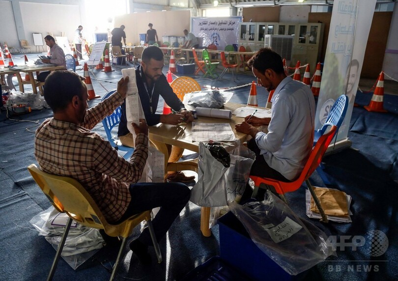 イラク総選挙、反主流2勢力がリード 首相の連合は苦戦