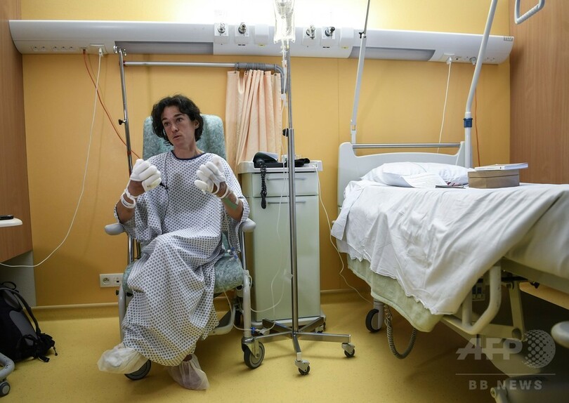 登頂の喜び一転、救出された女性登山家 恐怖の下山語る