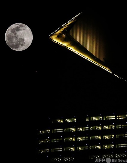今年最初の満月 ウルフムーン 世界各地で観測 写真15枚 国際ニュース Afpbb News